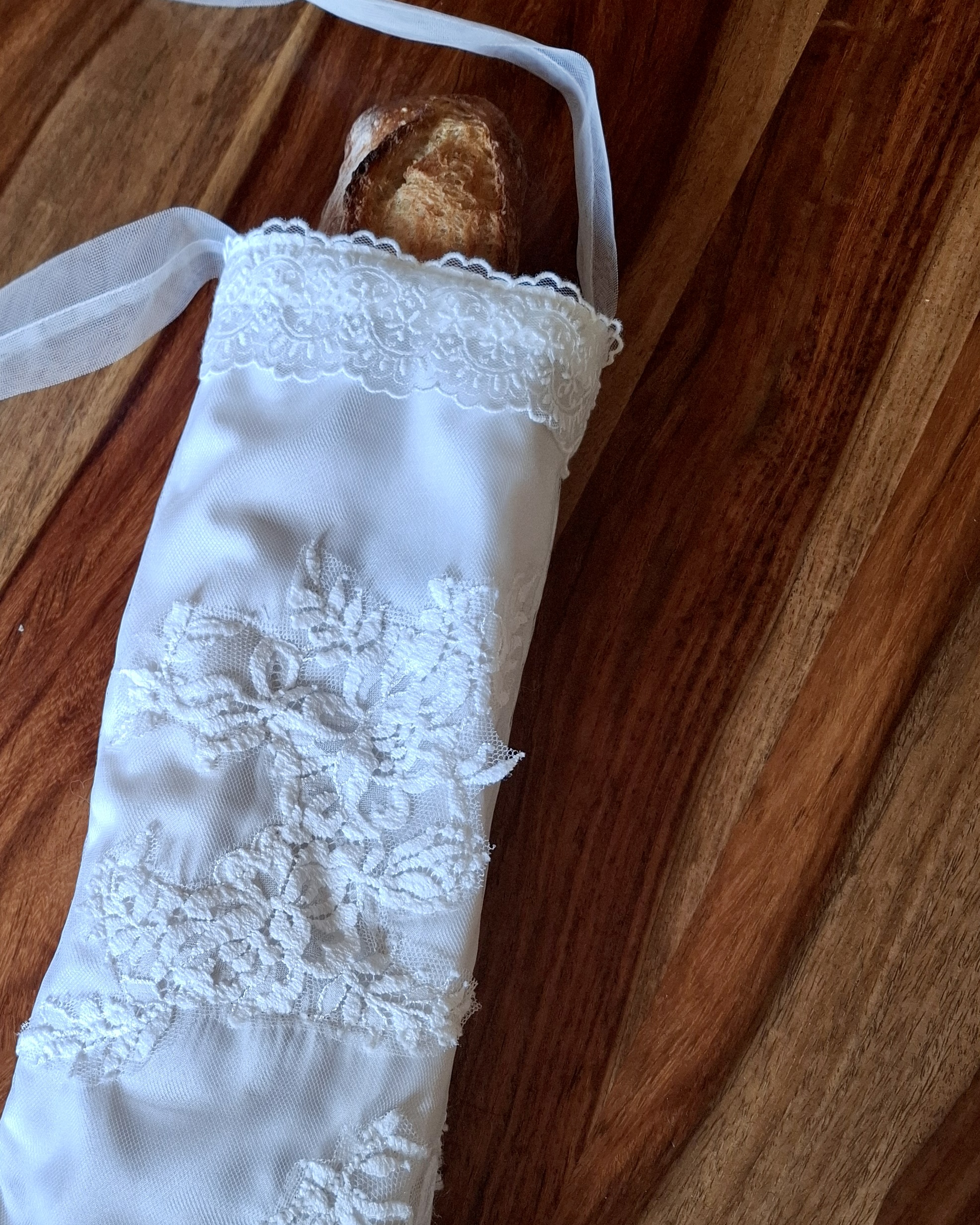 Porte-baguette dentelle de mariée – Image 2